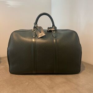 LOUIS VUITTON TAIGA LEATHER KENDALL GM